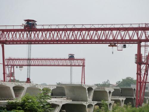 關于龍門吊的主要特征 河北唐山龍門吊廠家