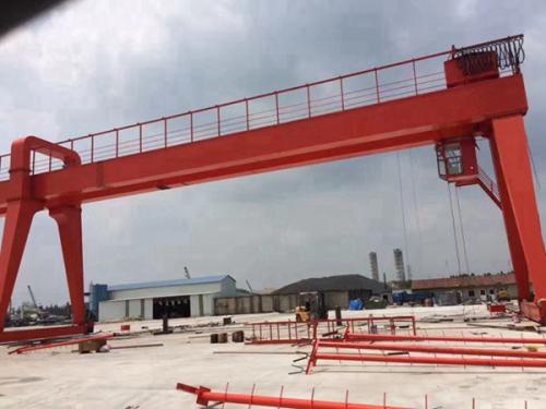 關于陜西銅川雙葫蘆龍門吊的結構特點